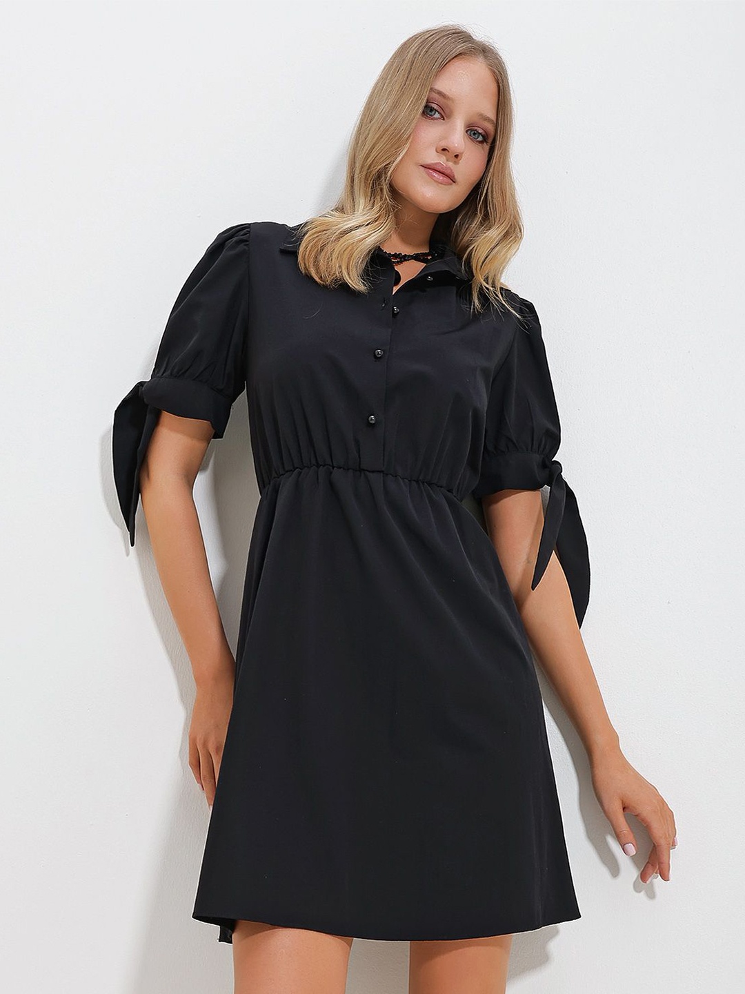 

Trend Alacati stili Puff Sleeve Fit & Flare Mini Dress, Na