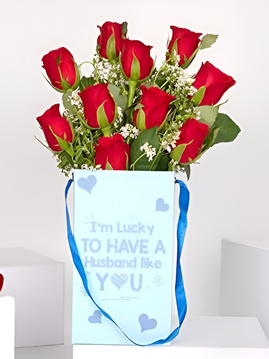 

Floweraura 10 Pieces Red Roses Fresh Flowers Box