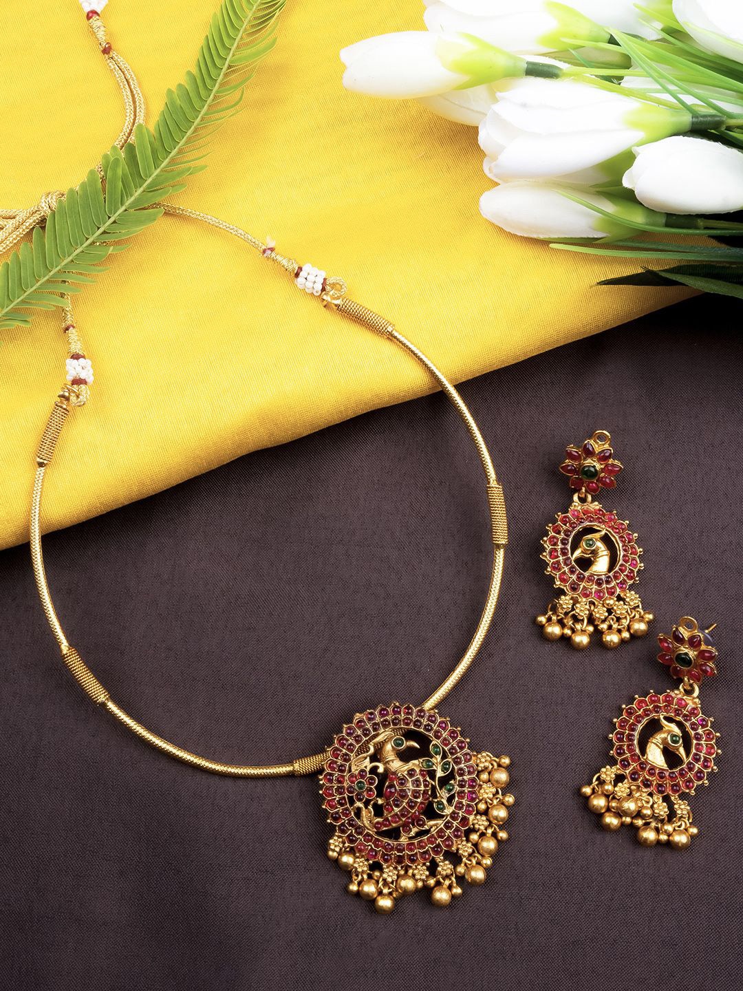 

StileAdda Gold-Plated Stone-Studded & Beaded Jewellery Set