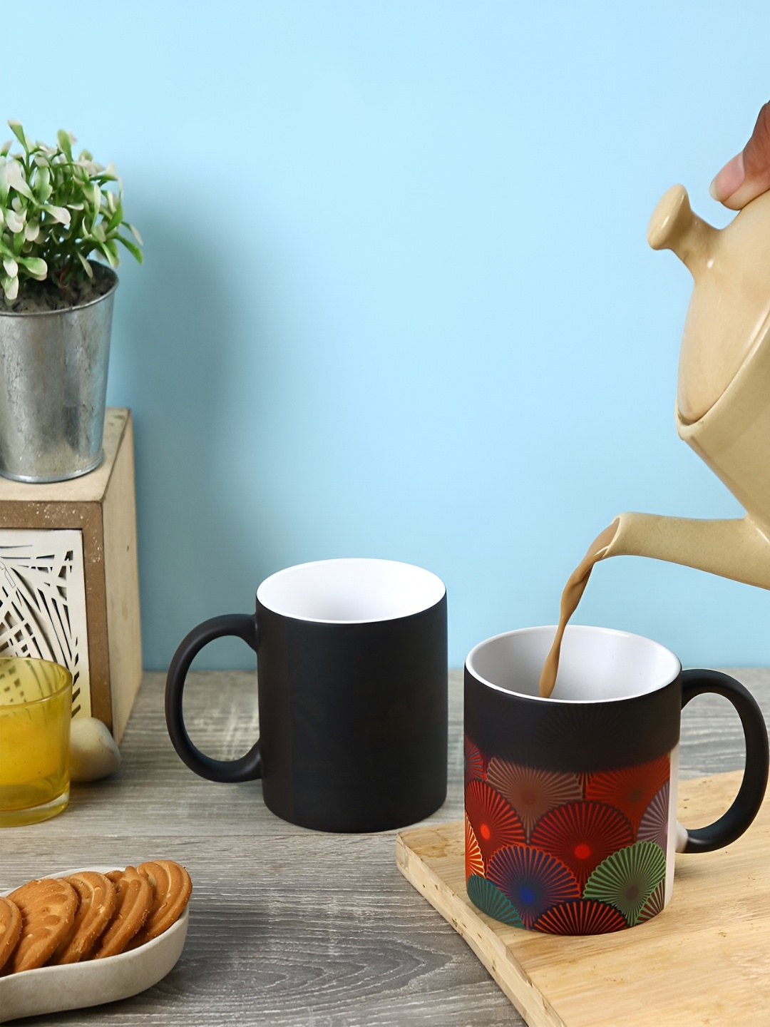 

PENTADECO Red & Green Printed Ceramic Glossy Mug