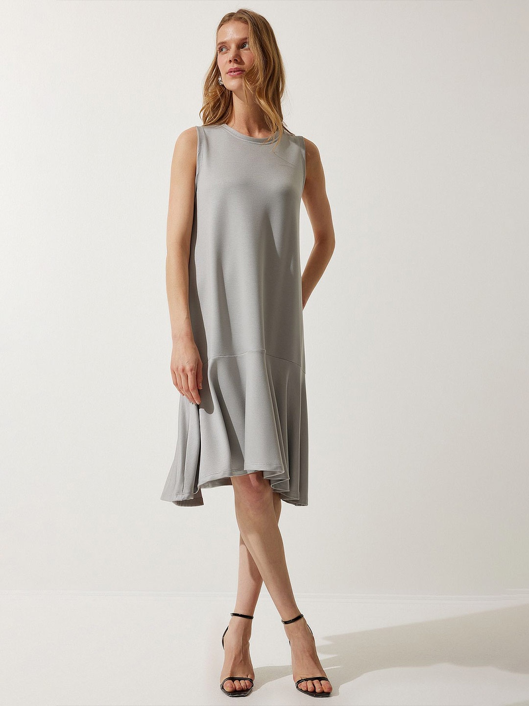 

Happiness istanbul Round Neck Solid A-Line Dress, Grey