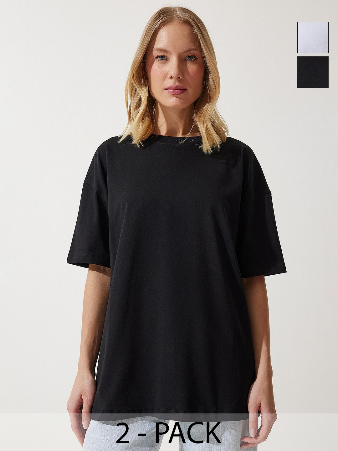 

Happiness istanbul Women Solid Round Neck Cotton Oversized T-shirt, White