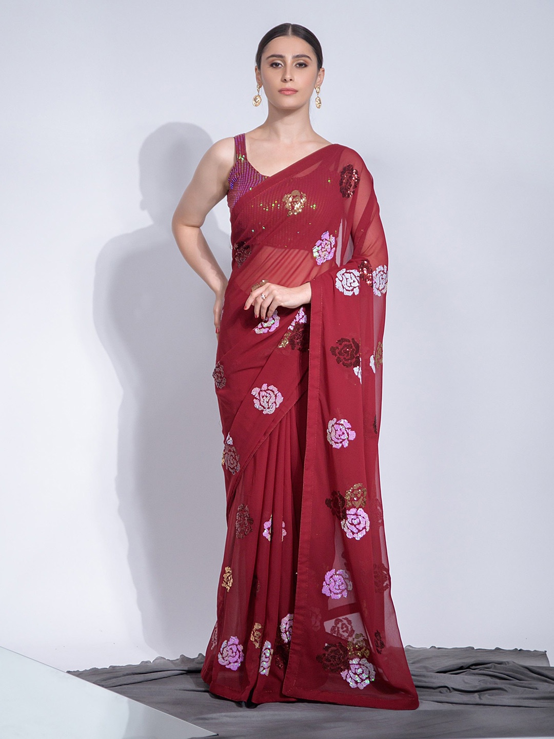 

Panzora Embellished Sequinned Saree, Red