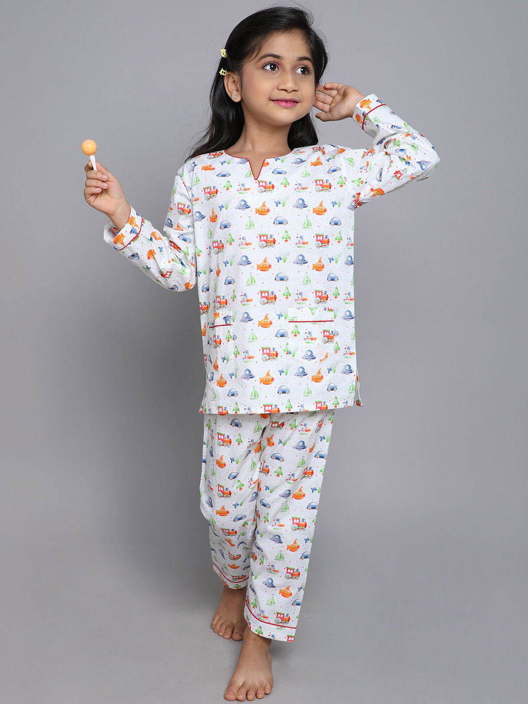 

Little Clothings Girls Printed Night suit, White