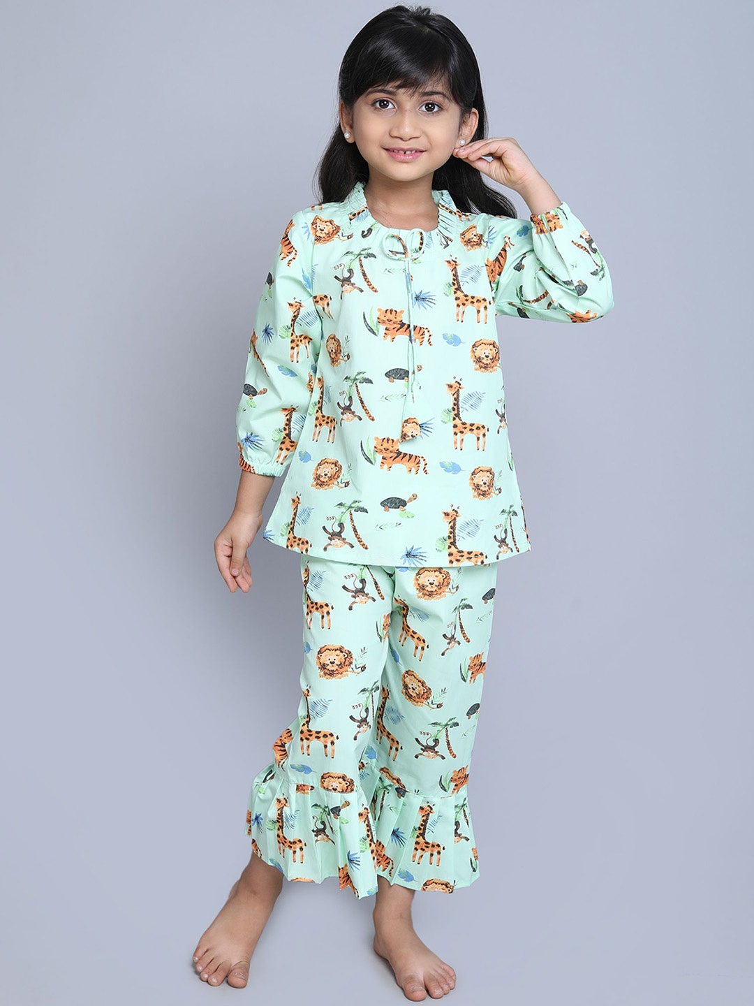 

Little Clothings Girls Printed Night suit, Green
