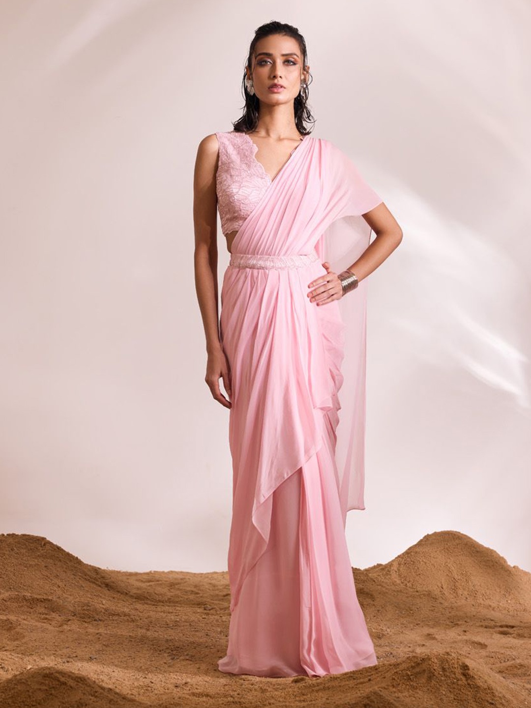 

DIVYA AGGARWAL Striped Beads and Stones Poly Georgette Saree, Pink