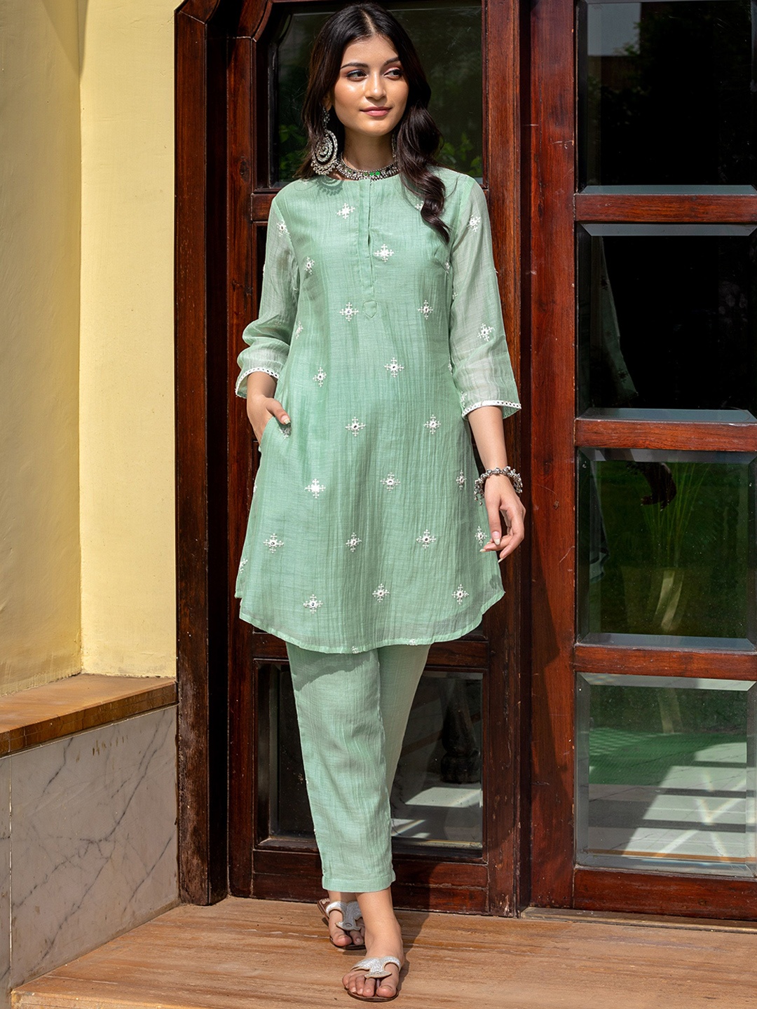 

KASYA Embroidered Top With Trousers, Green