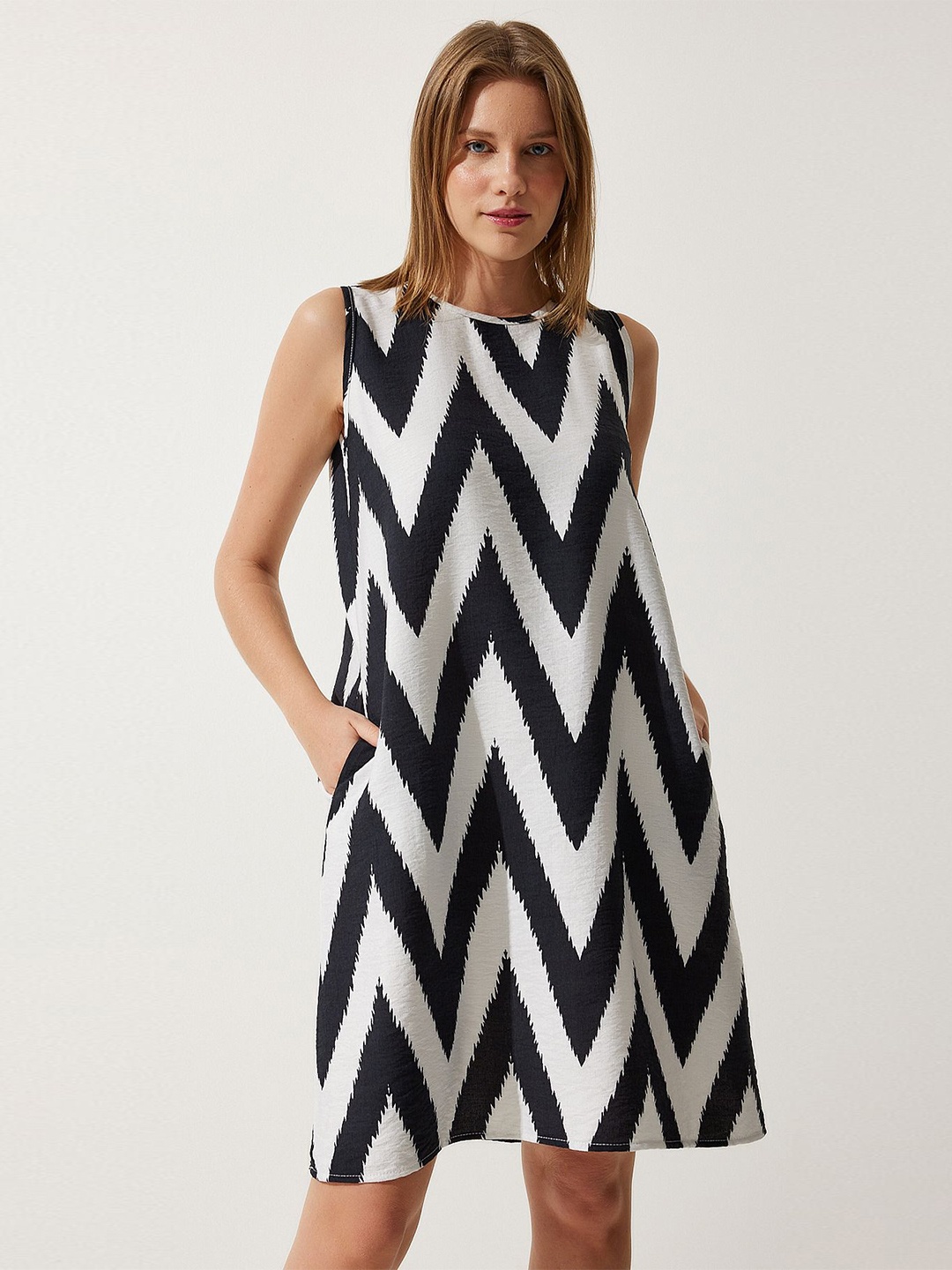 

Happiness istanbul Printed Sleeveless A-Line Dress, Black