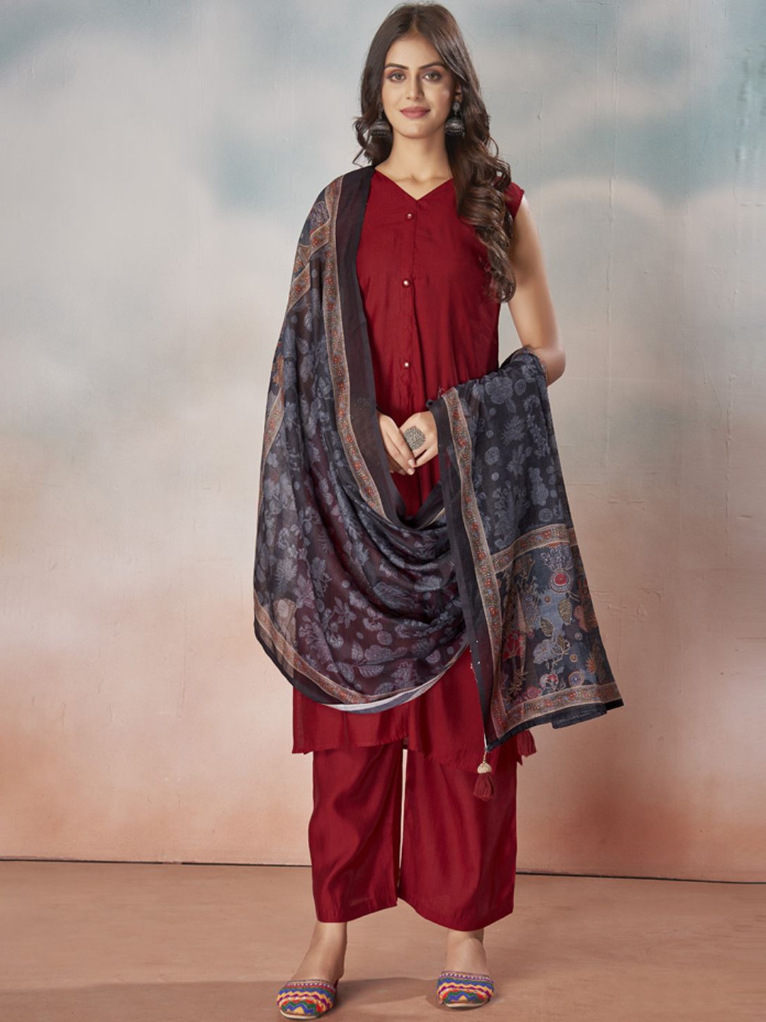 

MINGORA Women Regular Kurta with Trousers & With Dupatta, Maroon