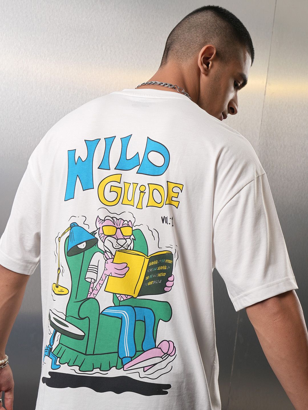 

HIGHLANDER Men Graphic Printed Round Neck Drop-Shoulder Oversized T-shirt, White