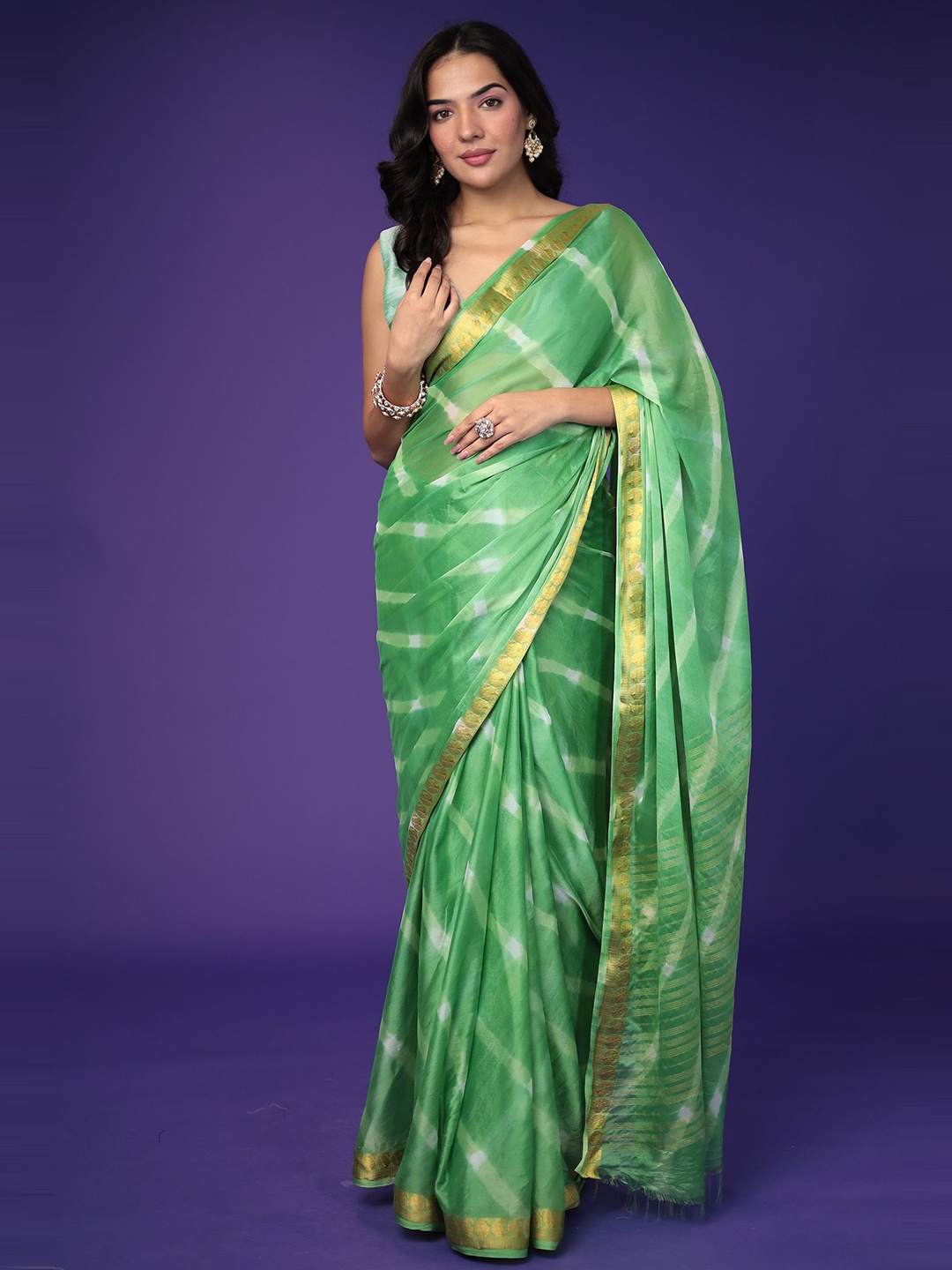 

ZARI Printed Pure Chiffon Leheriya Saree With Blouse Piece, Green