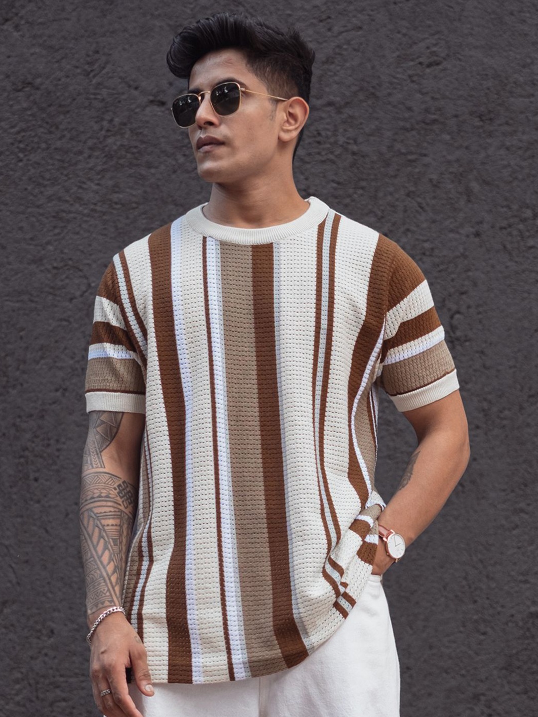 

Powerlook Men Striped T-shirt, Beige