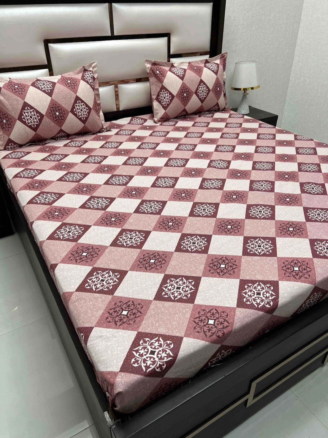 

Pure Decor Passion Pink & White Ethnic Motifs 300 TC Queen Bedsheet with 2 Pillow Covers