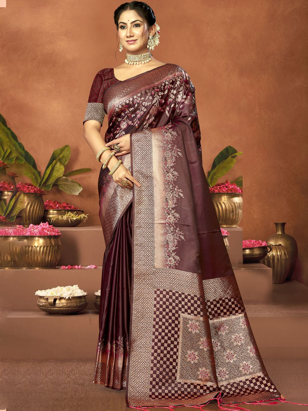 

Ishin Floral Zari Satin Saree, Brown