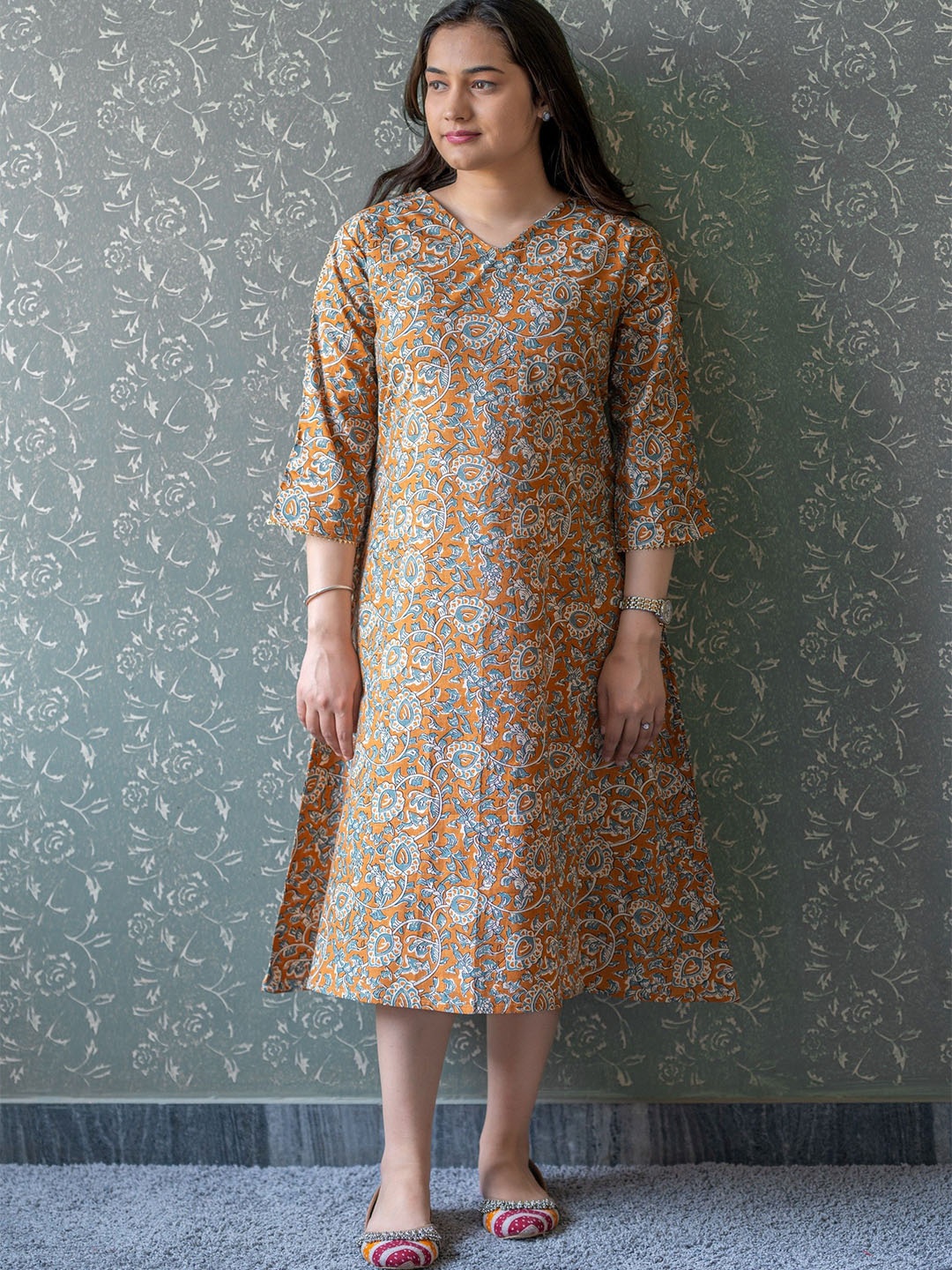 

JAIPURI BUNAAI Women Floral Printed A-Line Midi Dress, Multi