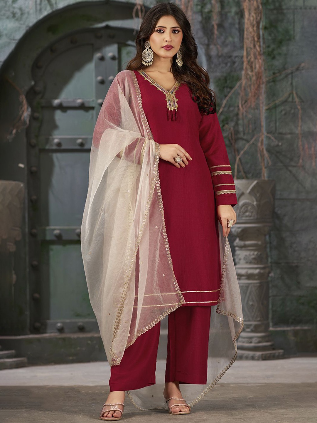 

Curvy Lane Women Embroidered Regular Sequinned Kurta with Trousers & With Dupatta, Maroon
