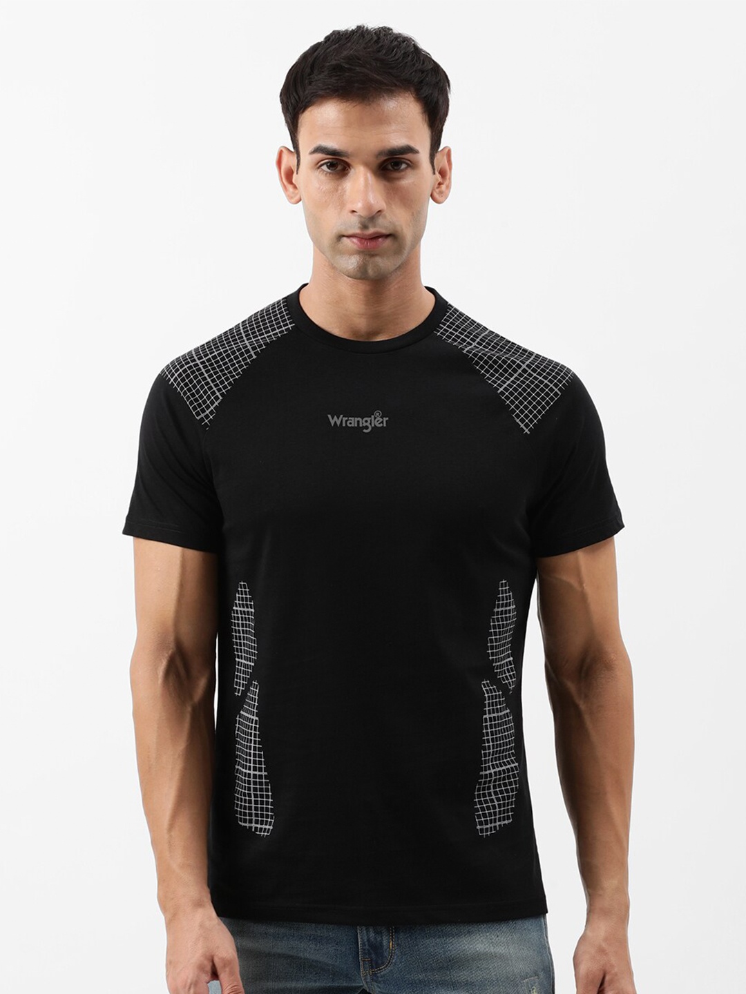

Wrangler Checked raglan Sleeves Cotton T-shirt, Black