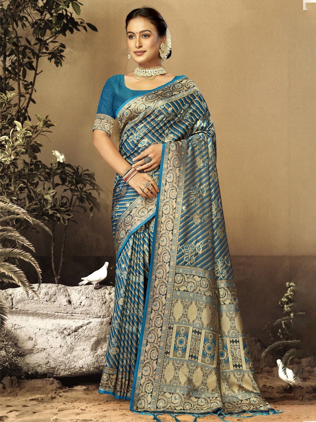 

Ishin Ethnic Motifs Zari Saree, Blue