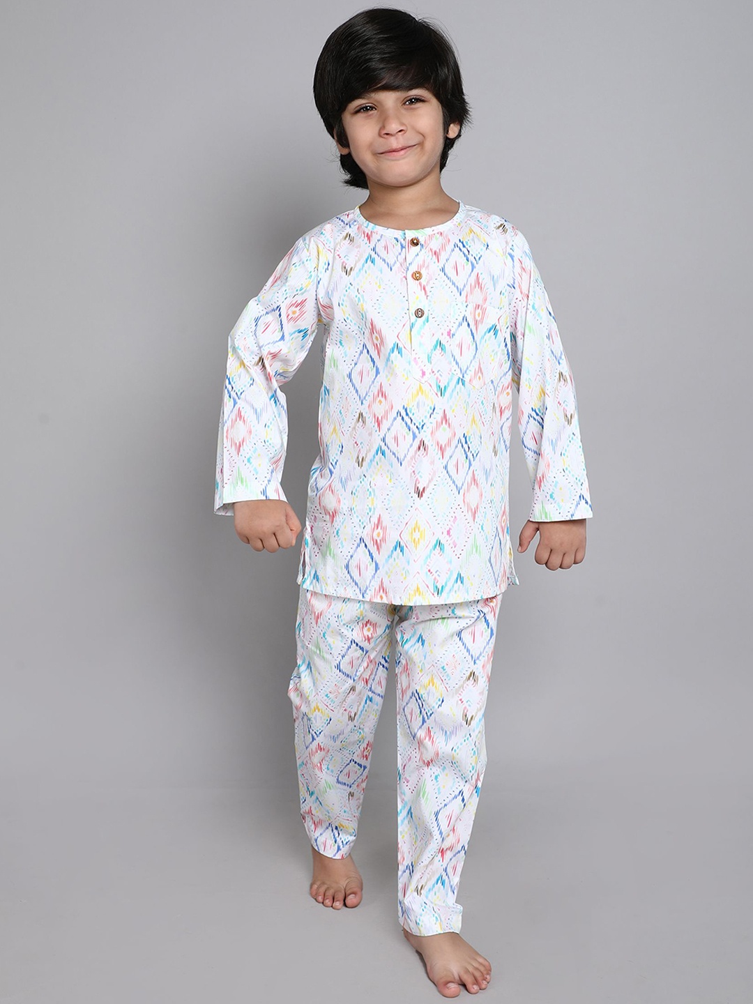 

Little Clothings Unisex Kids Printed Night suit, White