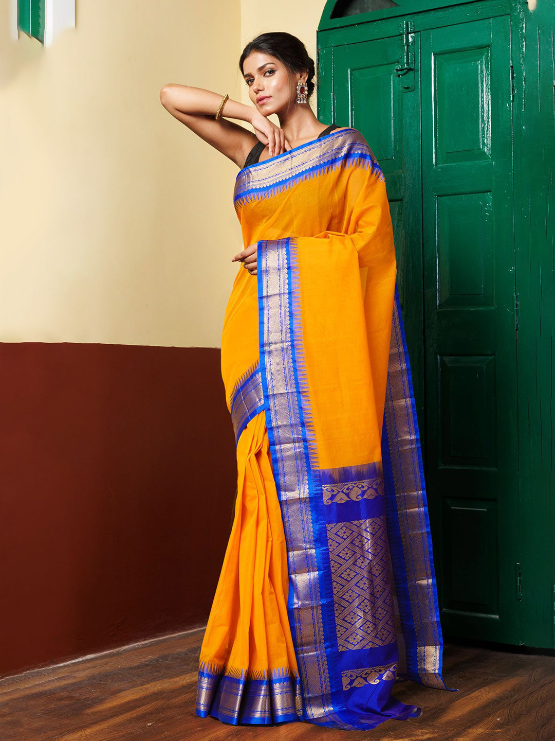 

Unnati Silks Pure Cotton Handloom Gadwal Saree With Zari, Yellow