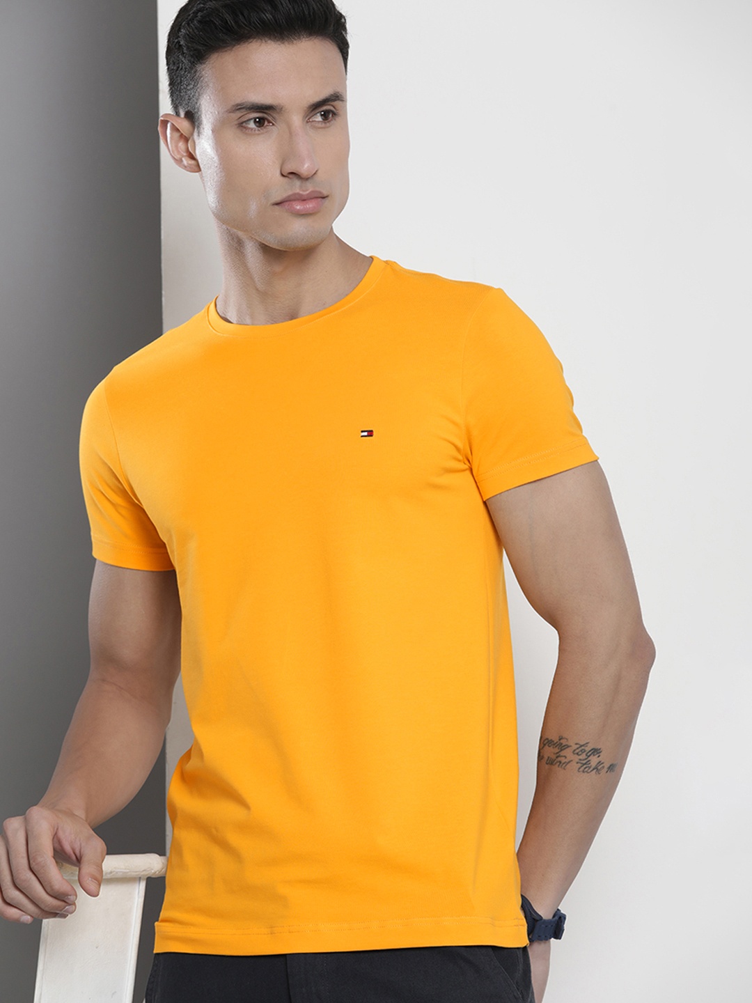 

Tommy Hilfiger Men Extra Slim Fit T-shirt, Mustard