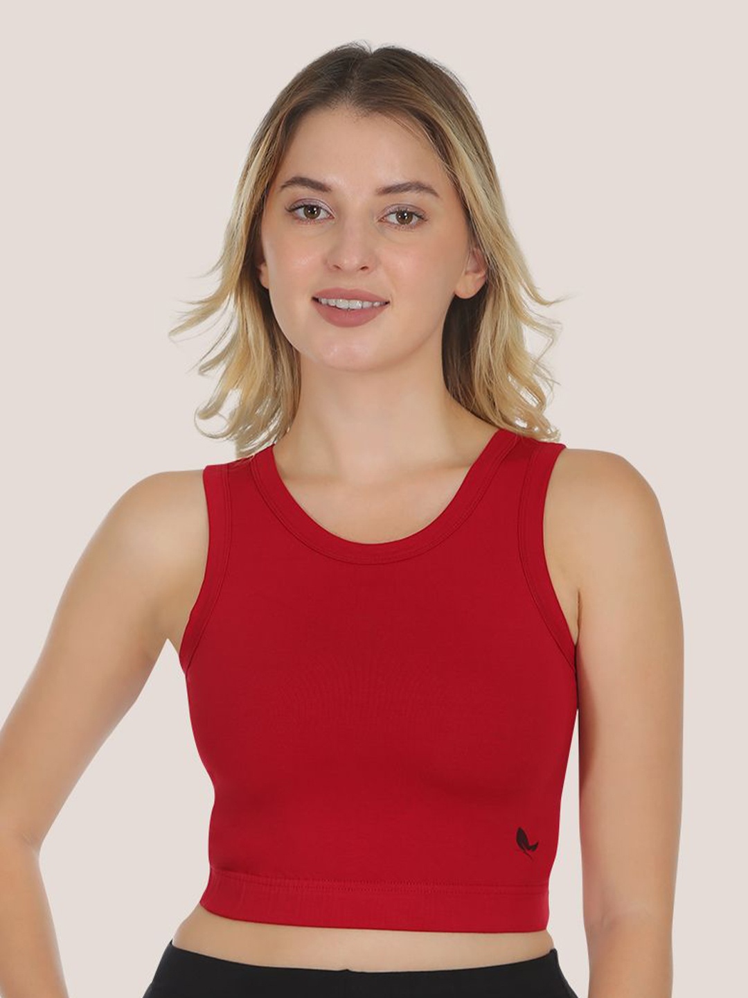 

POOJA RAGENEE Solid Full Coverage Workout Bra With All Day Comfort, Red