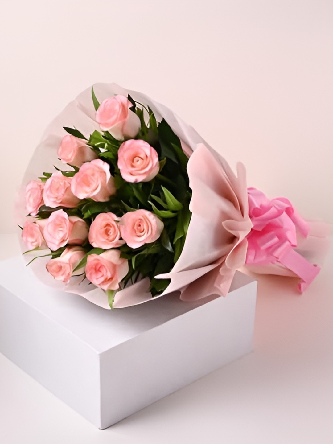 

Floweraura Pink & Green 6 Pieces Fresh Roses Bouquet