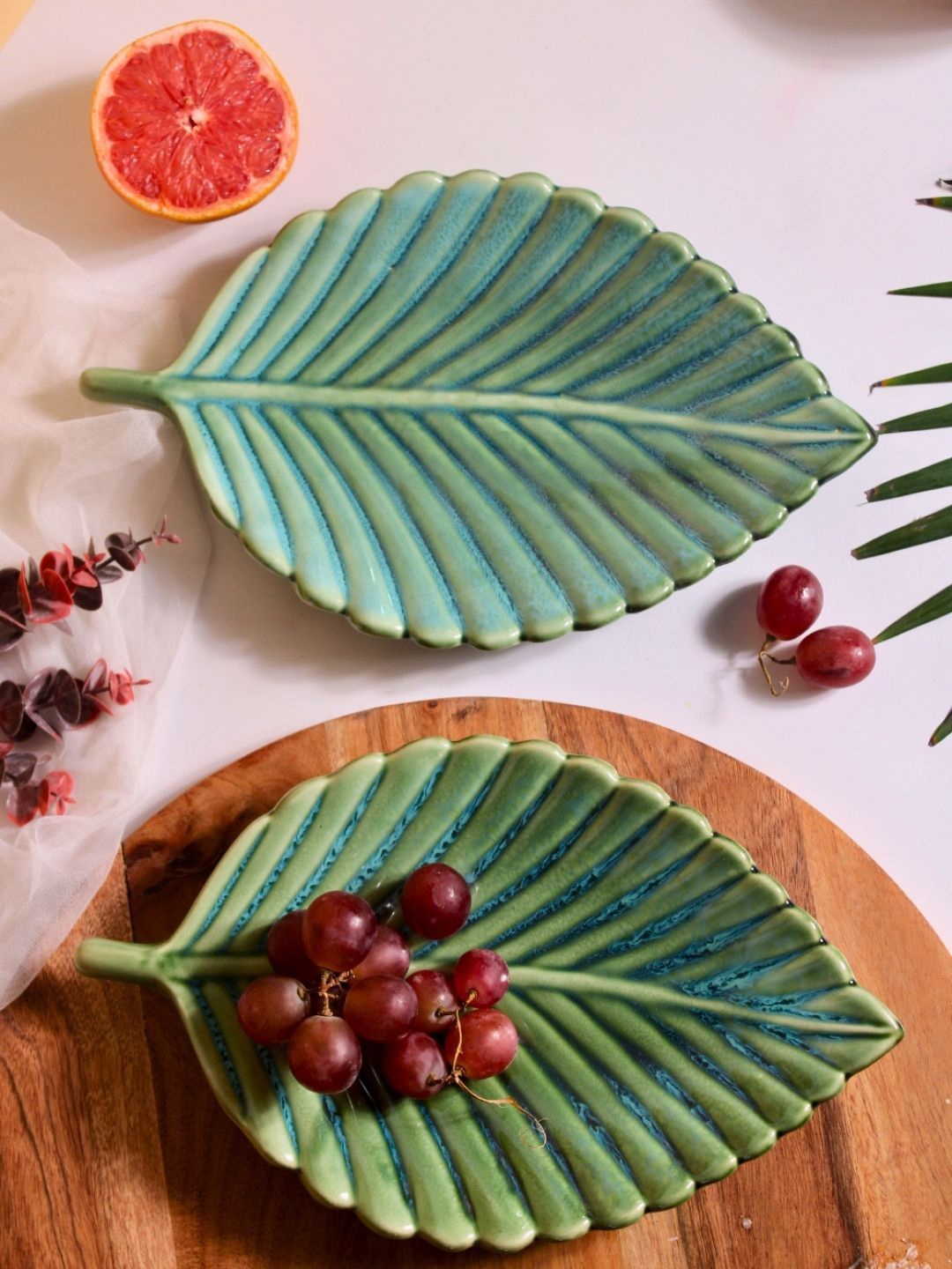 

WEAVING HOMES Green Ceramic Food Platter