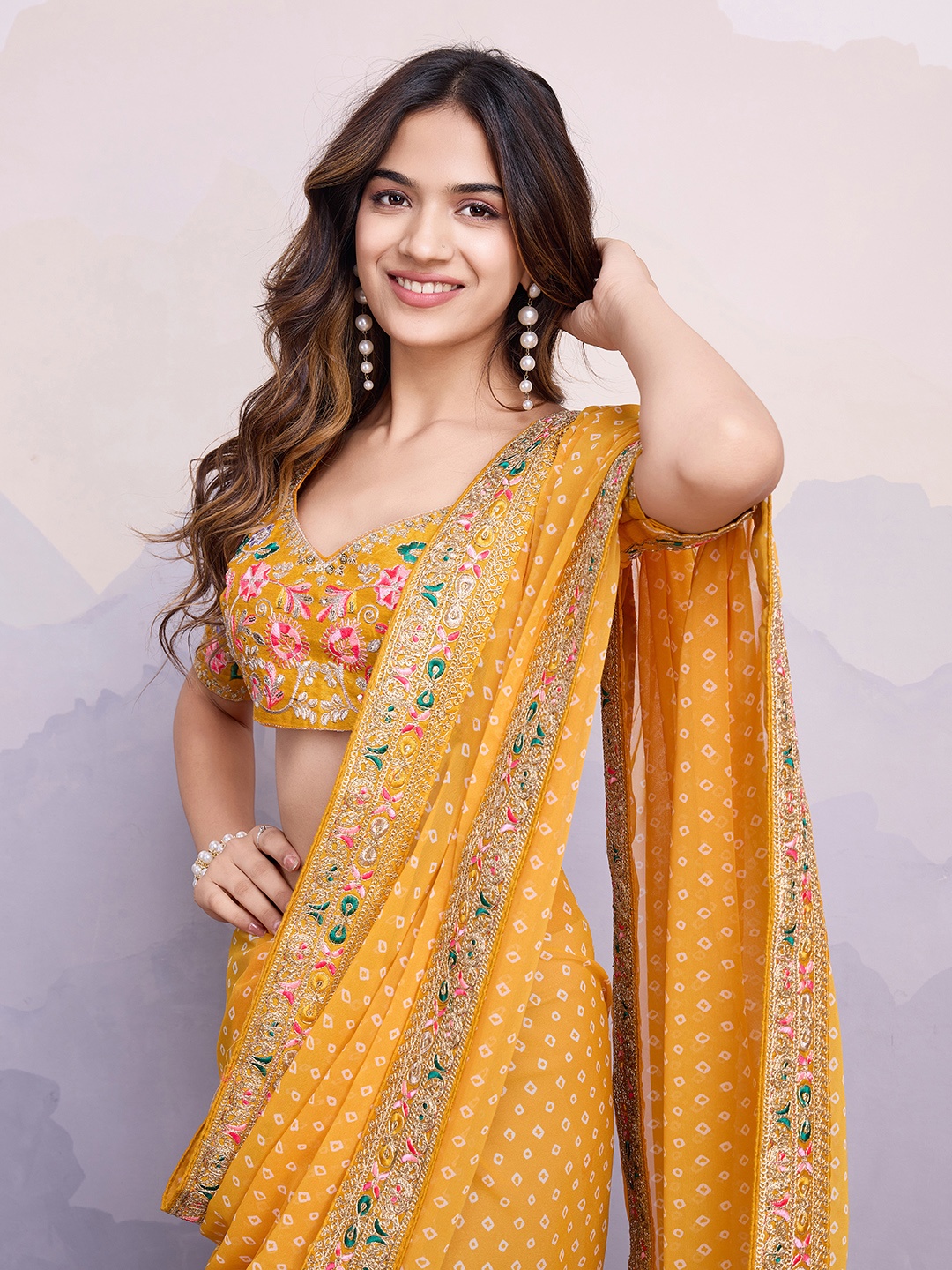 

VAIRAGEE Bandhani Embroidered Saree, Yellow