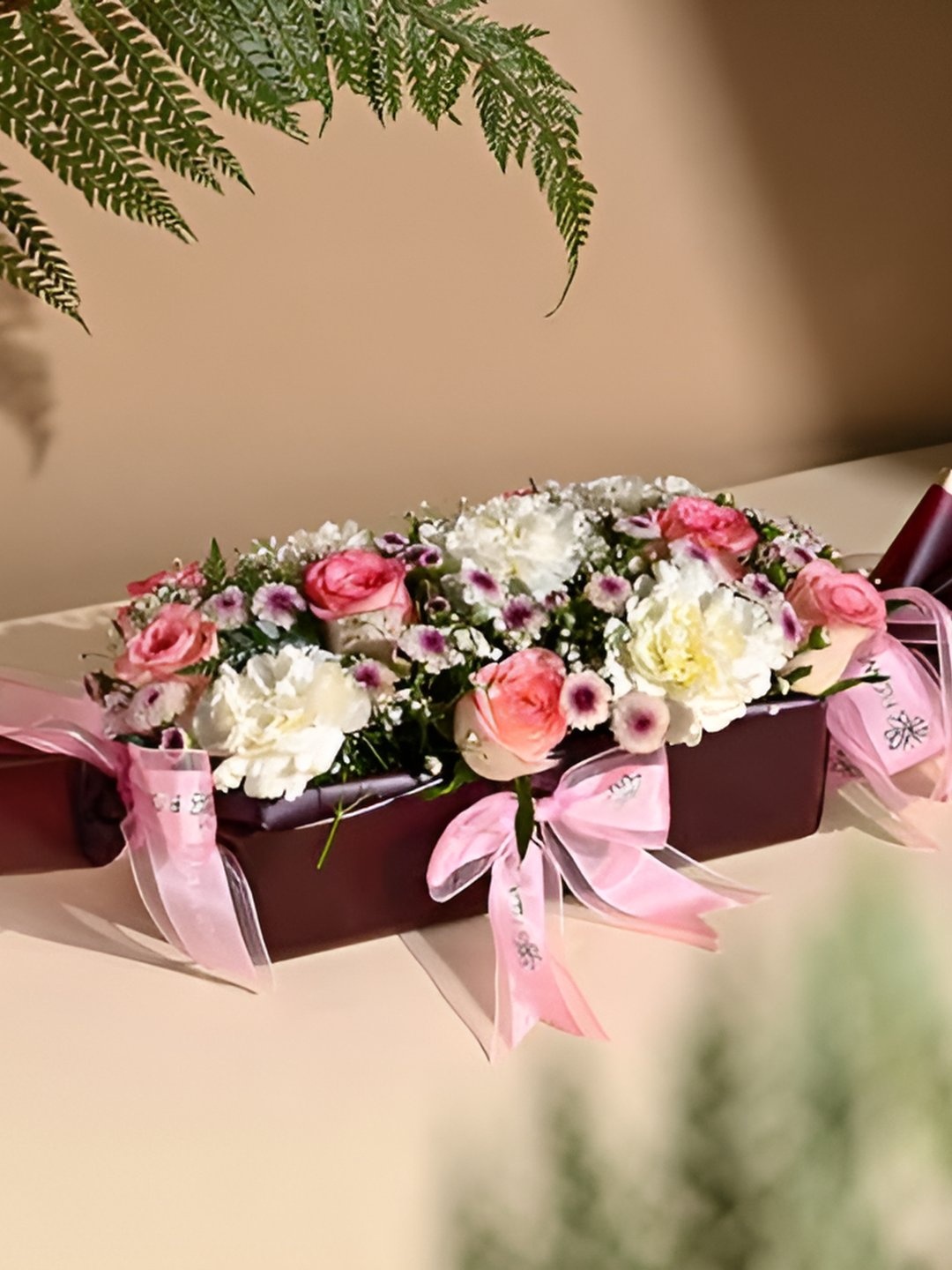 

Floweraura White & Pink 15 Pieces Fresh Carnations Roses & Daisy Bouquet