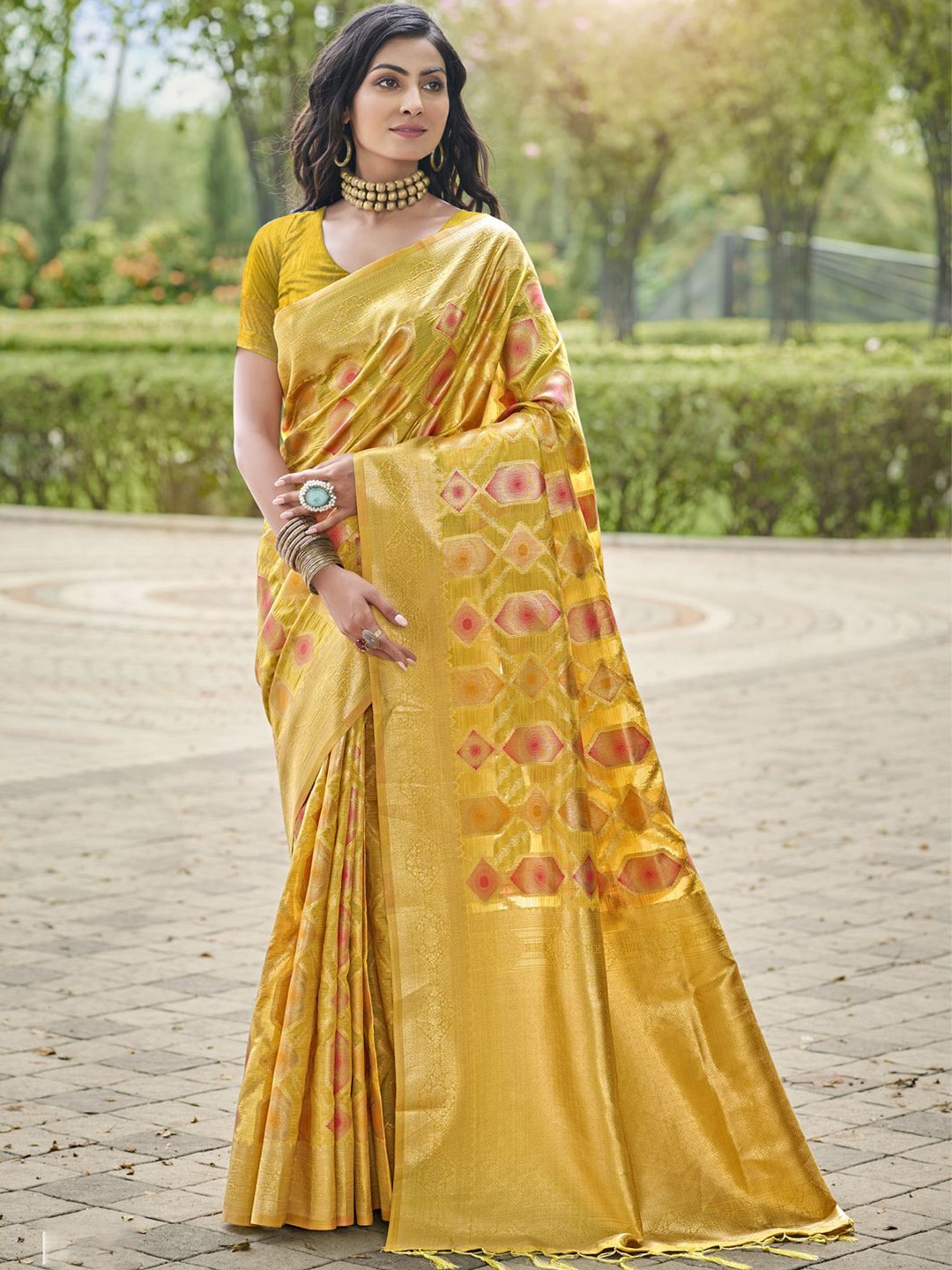 

Ishin Woven Design Zari Organza Saree, Yellow