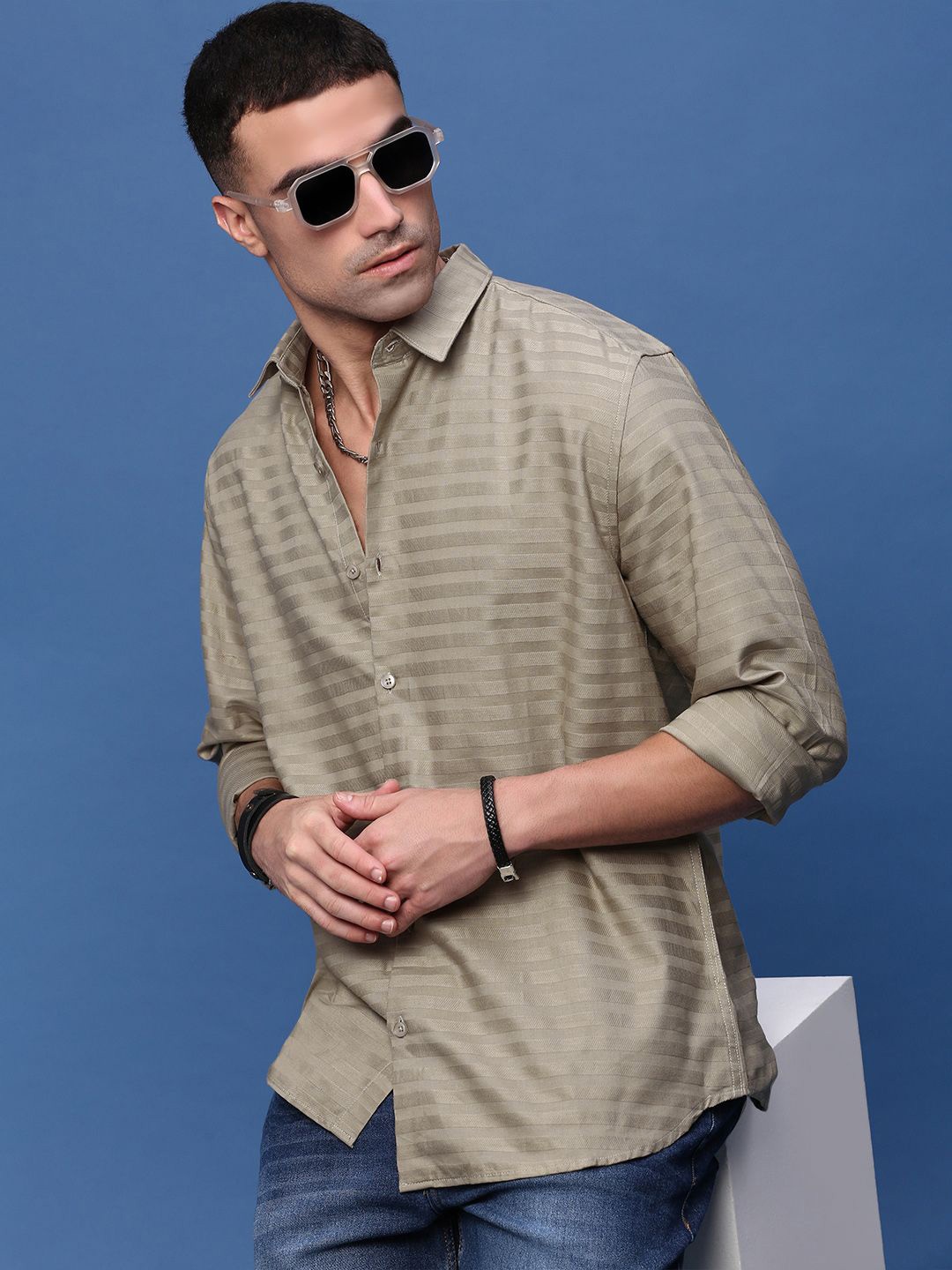 

SHOWOFF Men Standard Slim Fit Horizontal Stripes Opaque Striped Casual Shirt, Brown