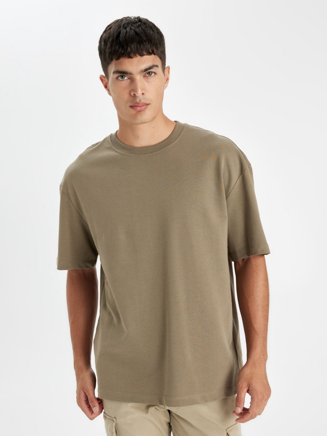 

DeFacto Men Solid Round Neck Cotton Oversized T-Shirt, Na