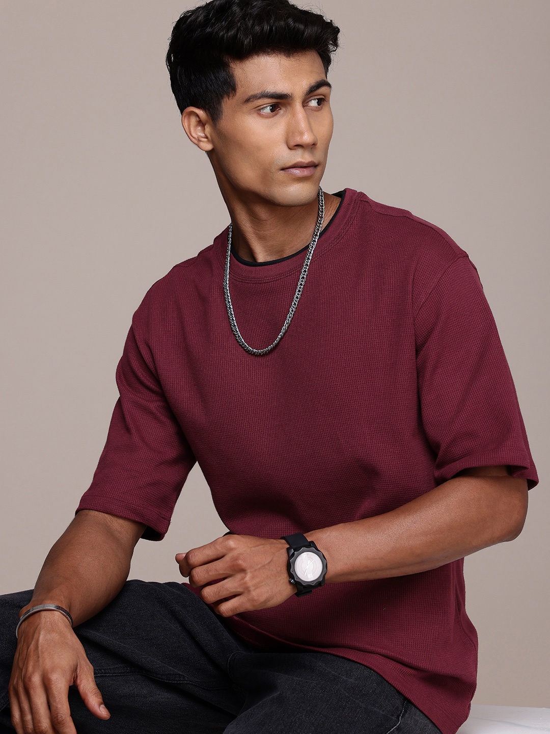 

The Roadster Life Co. Self Design Relaxed Fit Drop-Shoulder Sleeves T-shirt, Burgundy