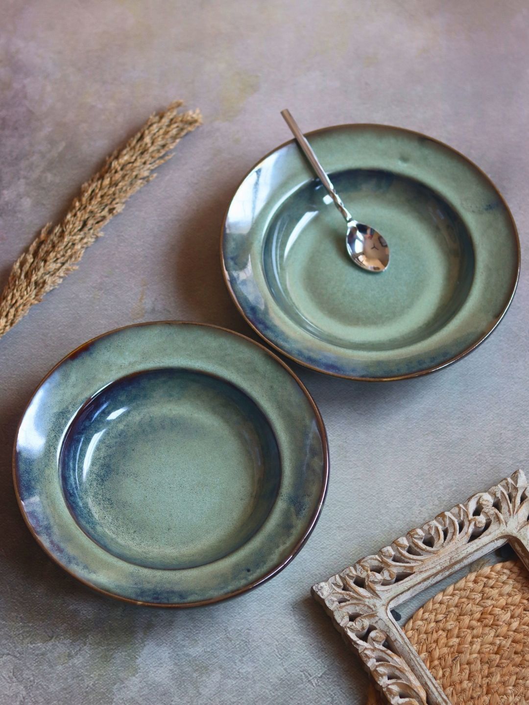 

WEAVING HOMES 2Pcs Olive Green Ceramic Pasta Plates