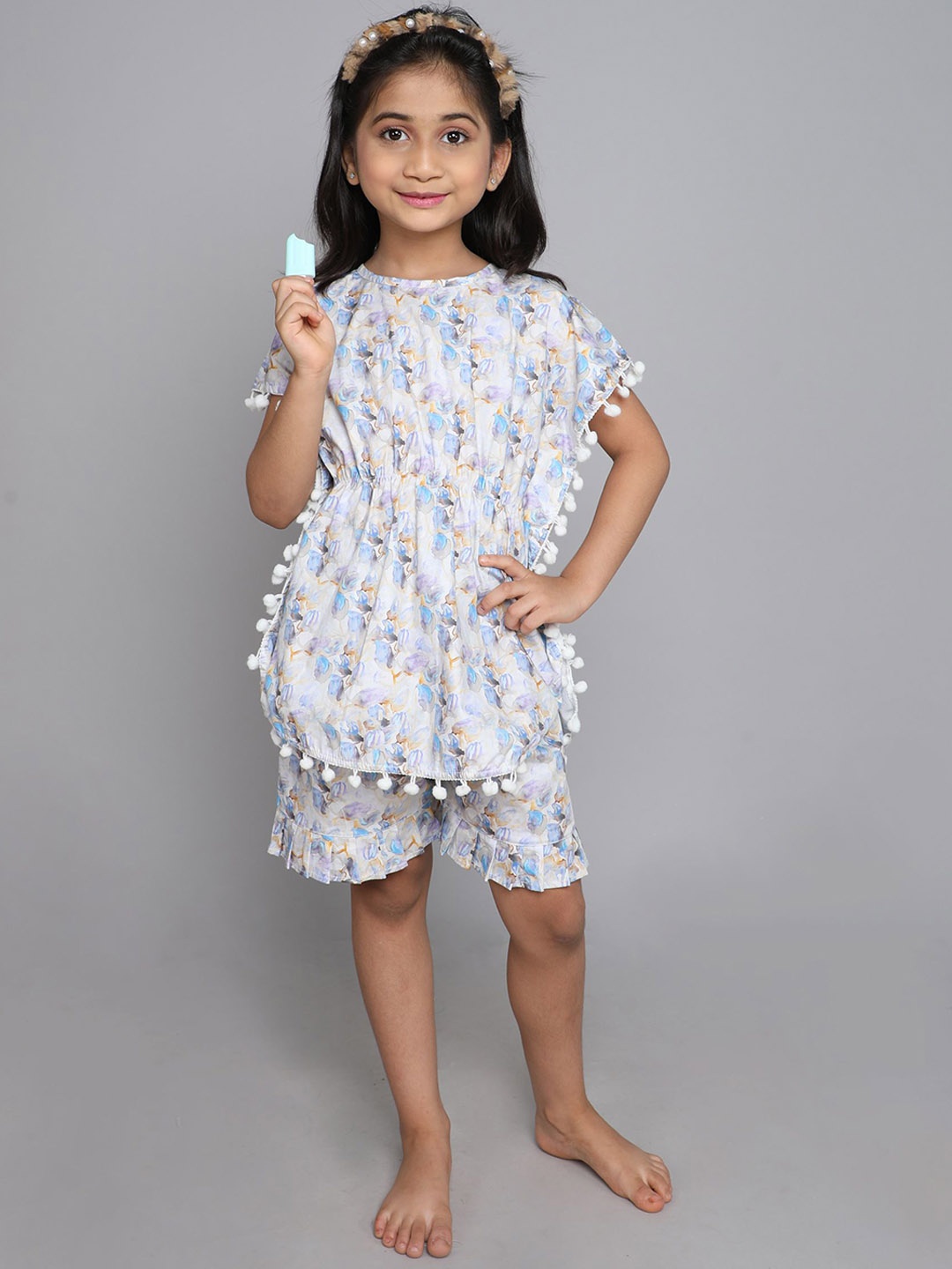 

Little Clothings Girls Printed Night suit, White