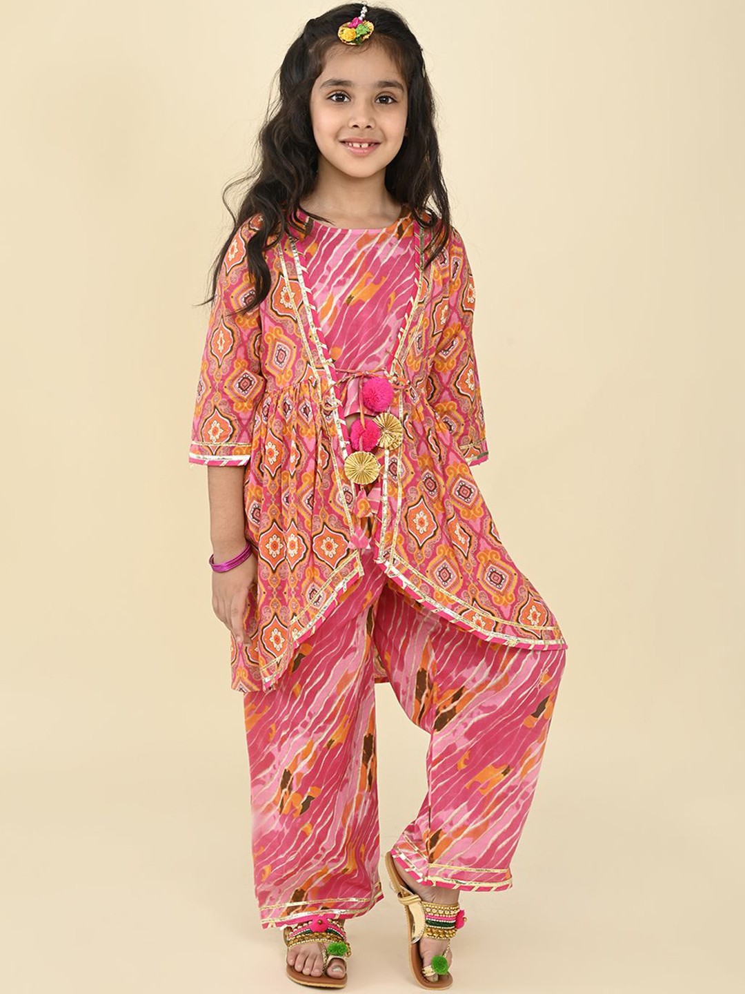 

LIL PITAARA Girls Floral Printed Gotta Patti Pure Cotton Straight Kurta With Palazzos, Pink