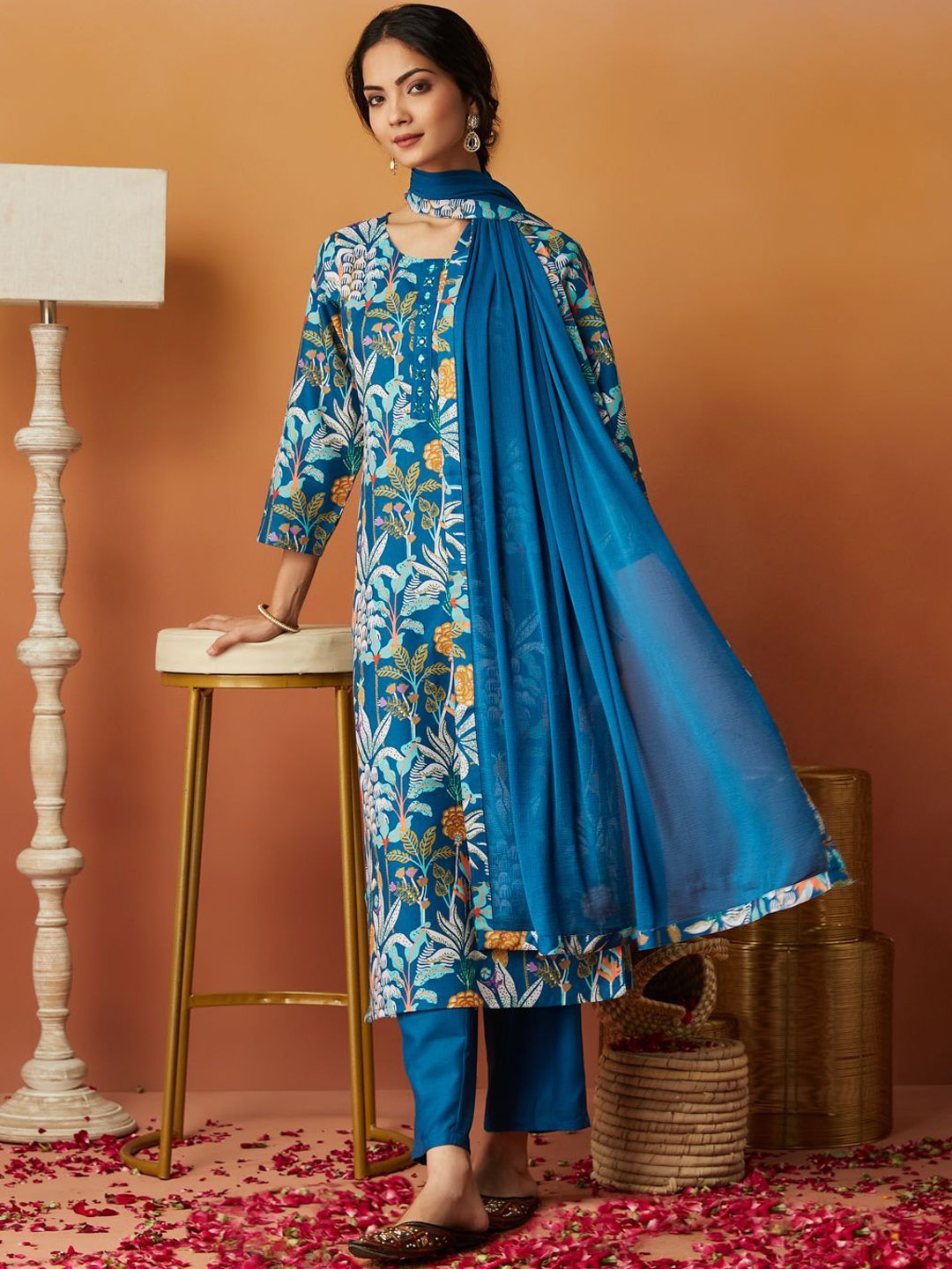 

J Turritopsis Floral Printed Kurta With Trousers & Dupatta, Blue