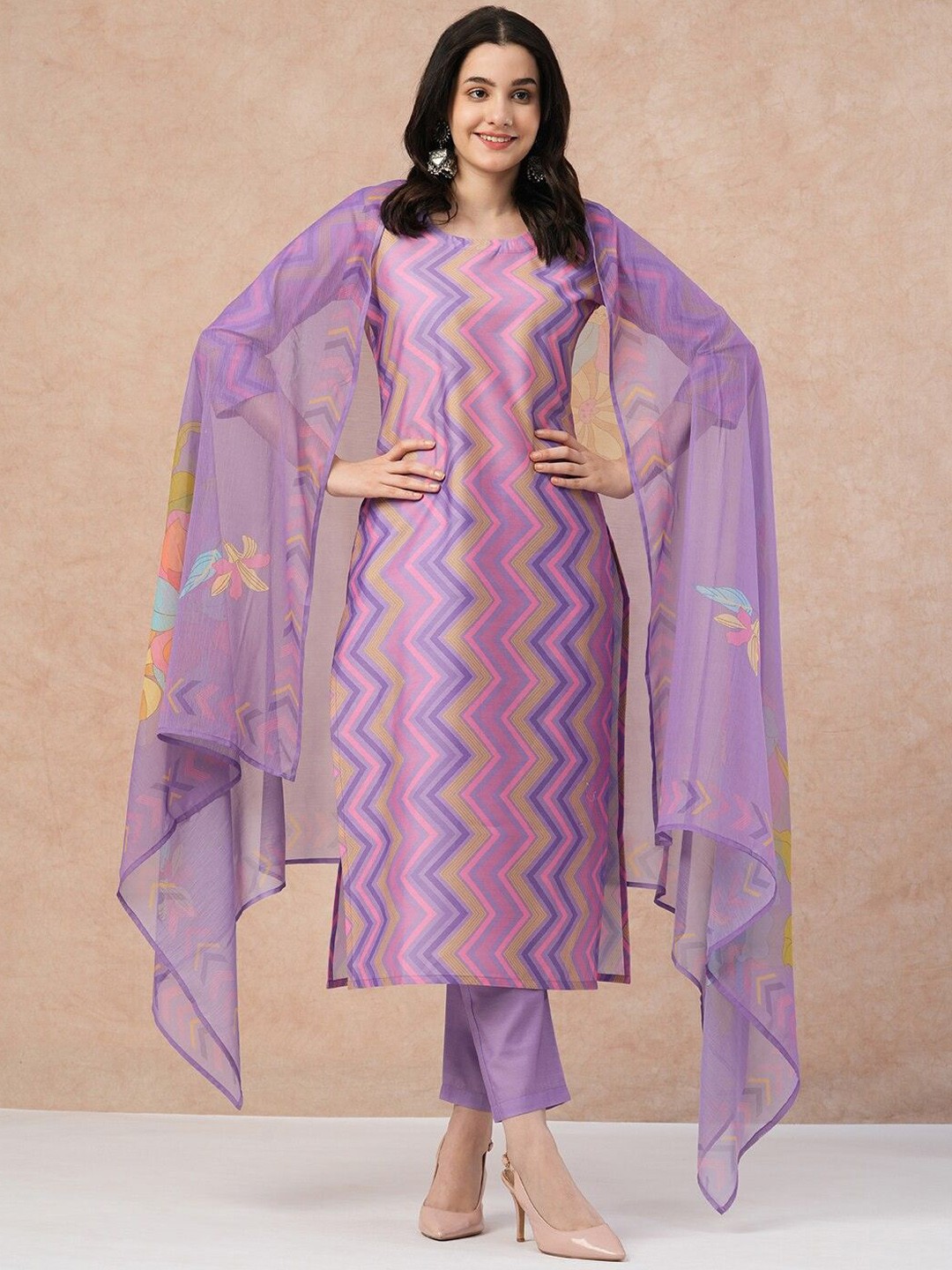 

GoSriKi Chevron Printed Straight Kurta With Trousers & Dupatta, Purple