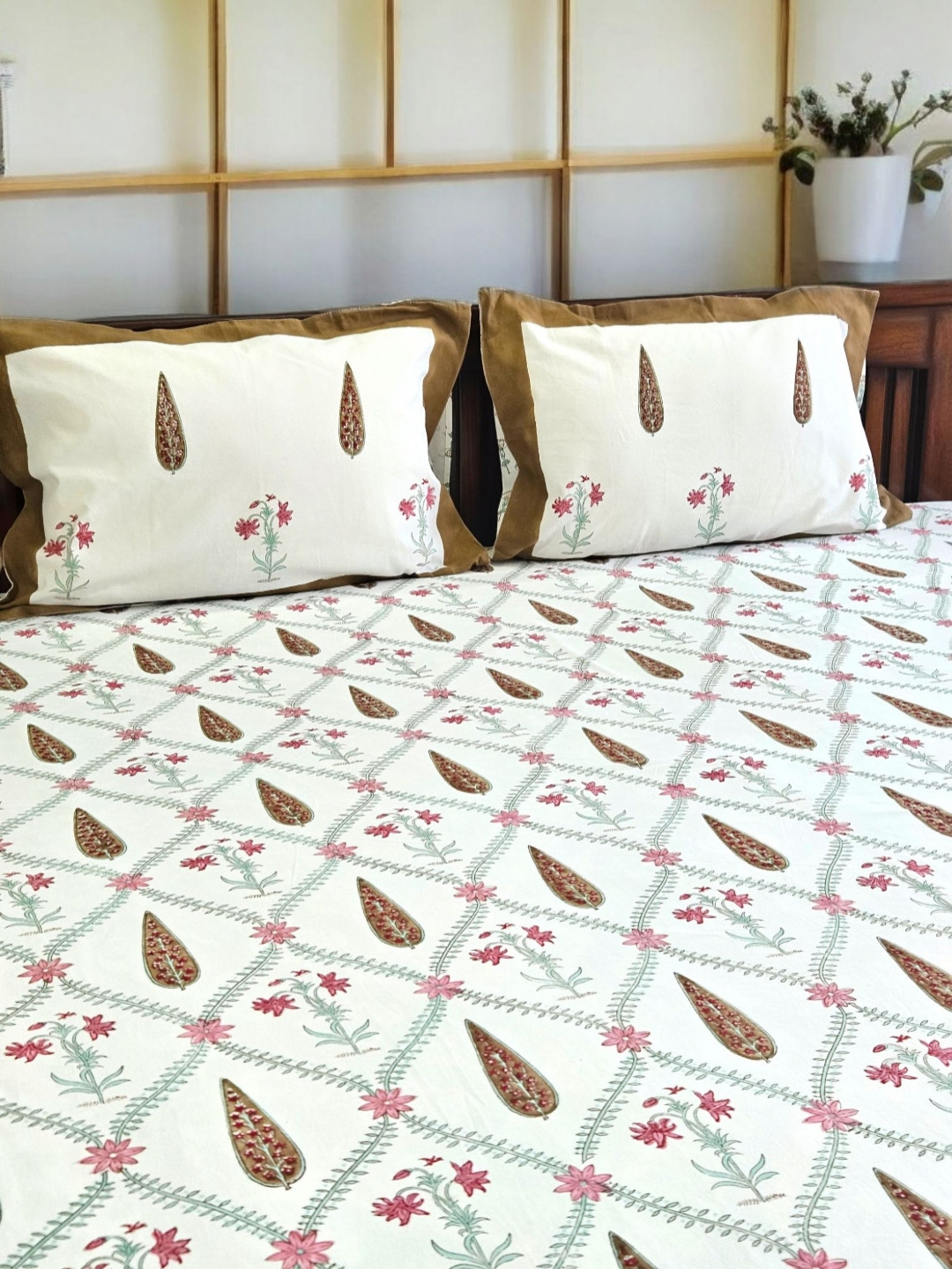 

Feels Like Home Brown Cypress White Ethnic 220 TC Cotton Bedsheet with 2 Pillow Covers