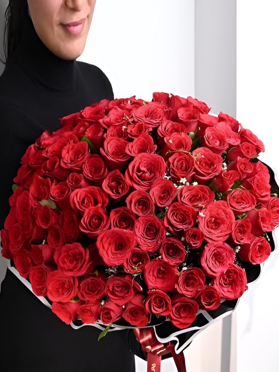 

Floweraura Love Attractive Red 100 Pieces Fresh Roses Bouquet