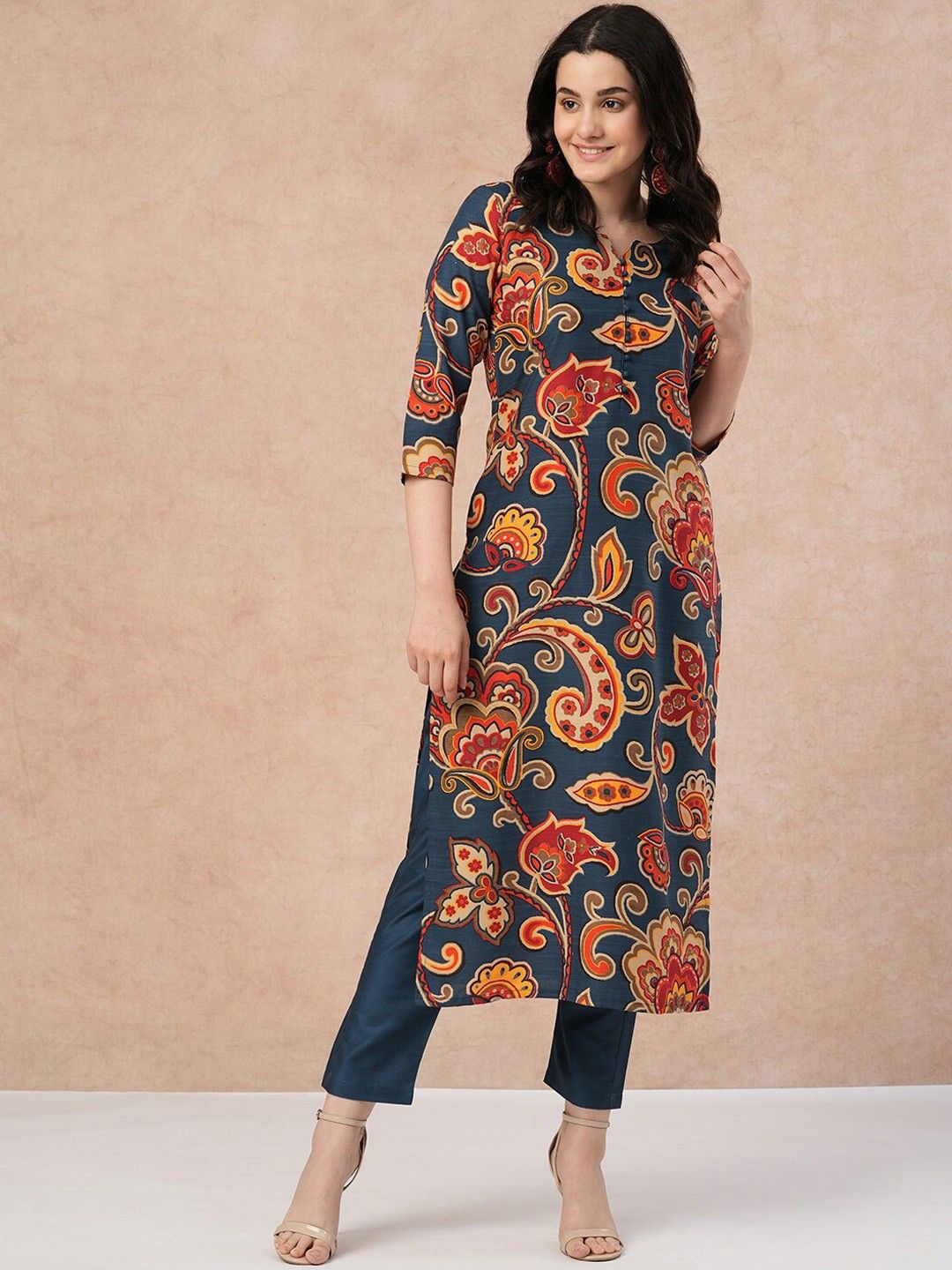 

GoSriKi Ethnic Motifs Printed Regular Kurta With Trousers, Blue