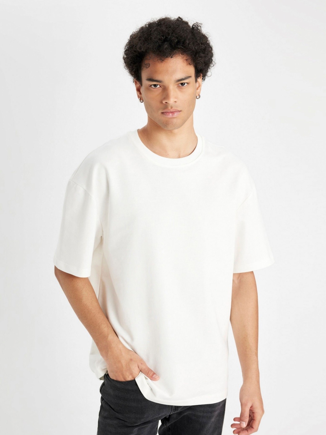 

DeFacto Men Solid Round Neck Cotton T-Shirt, Off white