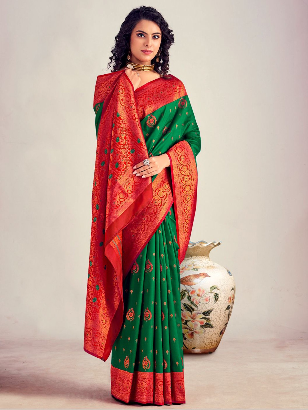 

NK Textiles Ethnic Motifs woven design Zari Kanjeevaram Saree, Green