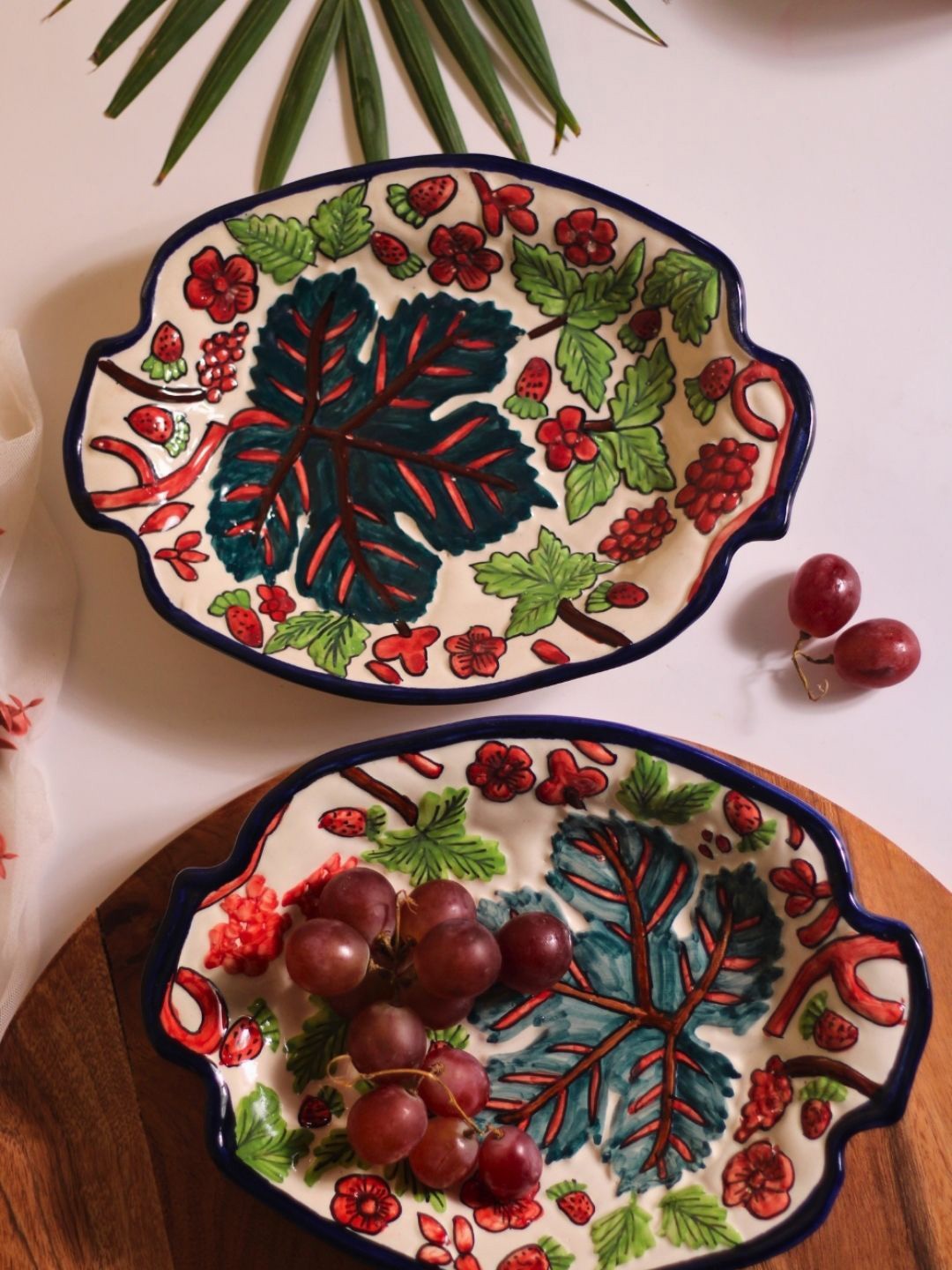 

WEAVING HOMES Red & Green 2 Pieces Printed Ceramic Food Platter