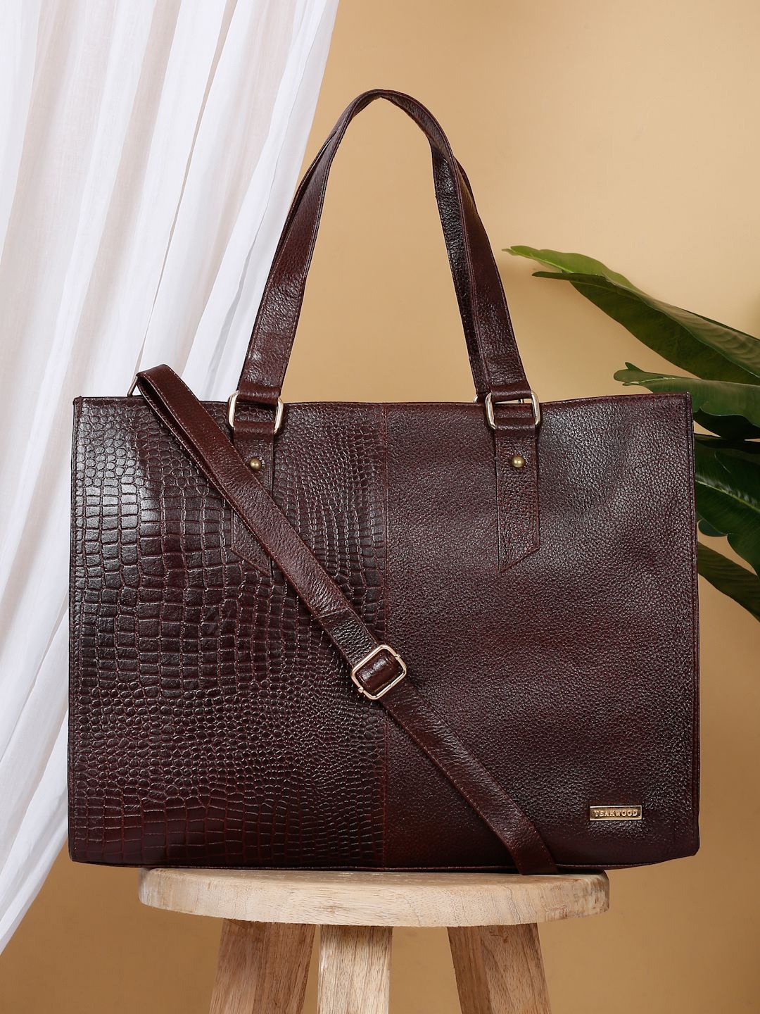 

Teakwood Leathers Textured Leather Structured Tote Bag, Brown