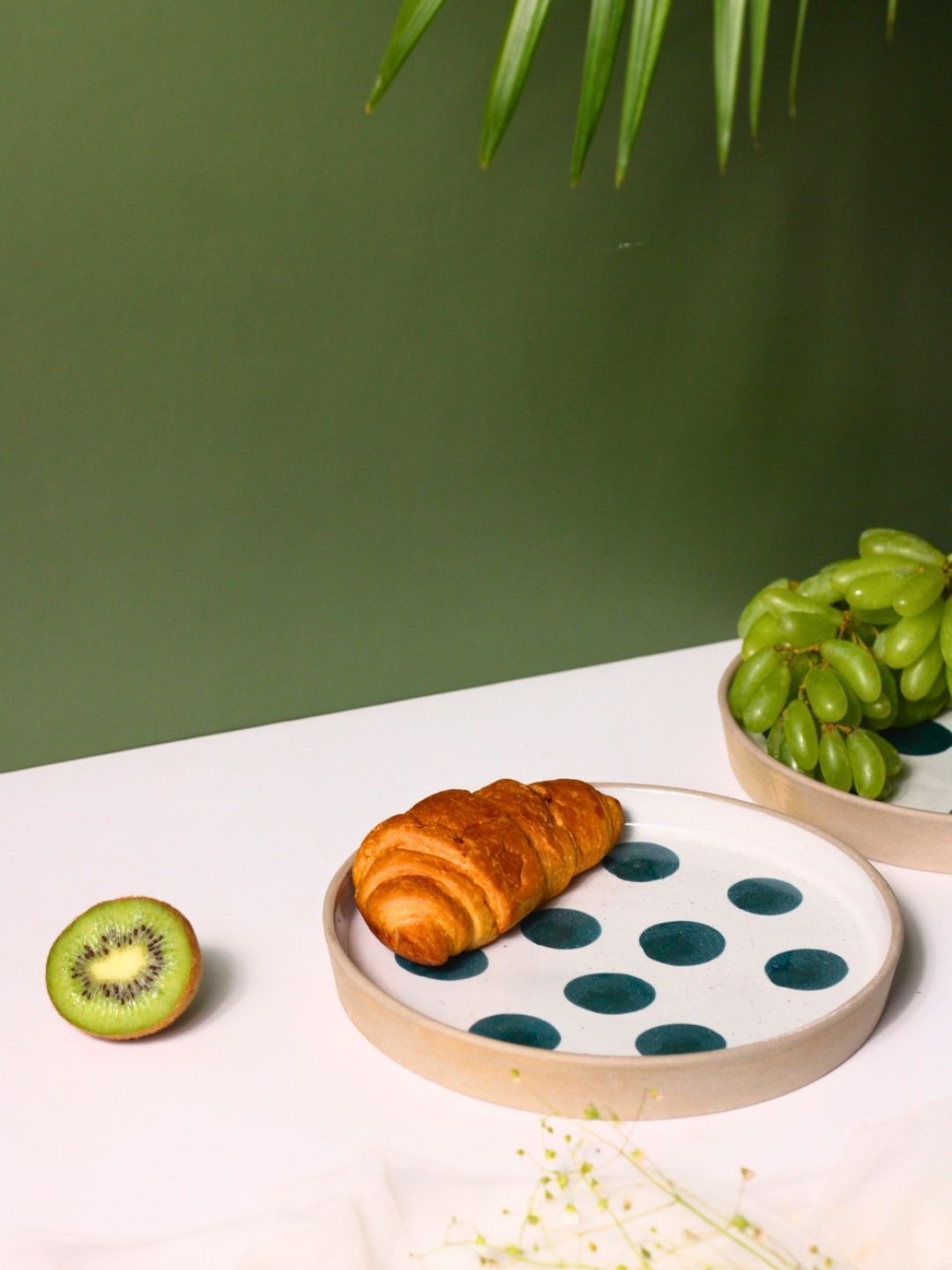 

WEAVING HOMES White & Green Ceramic Food Platter