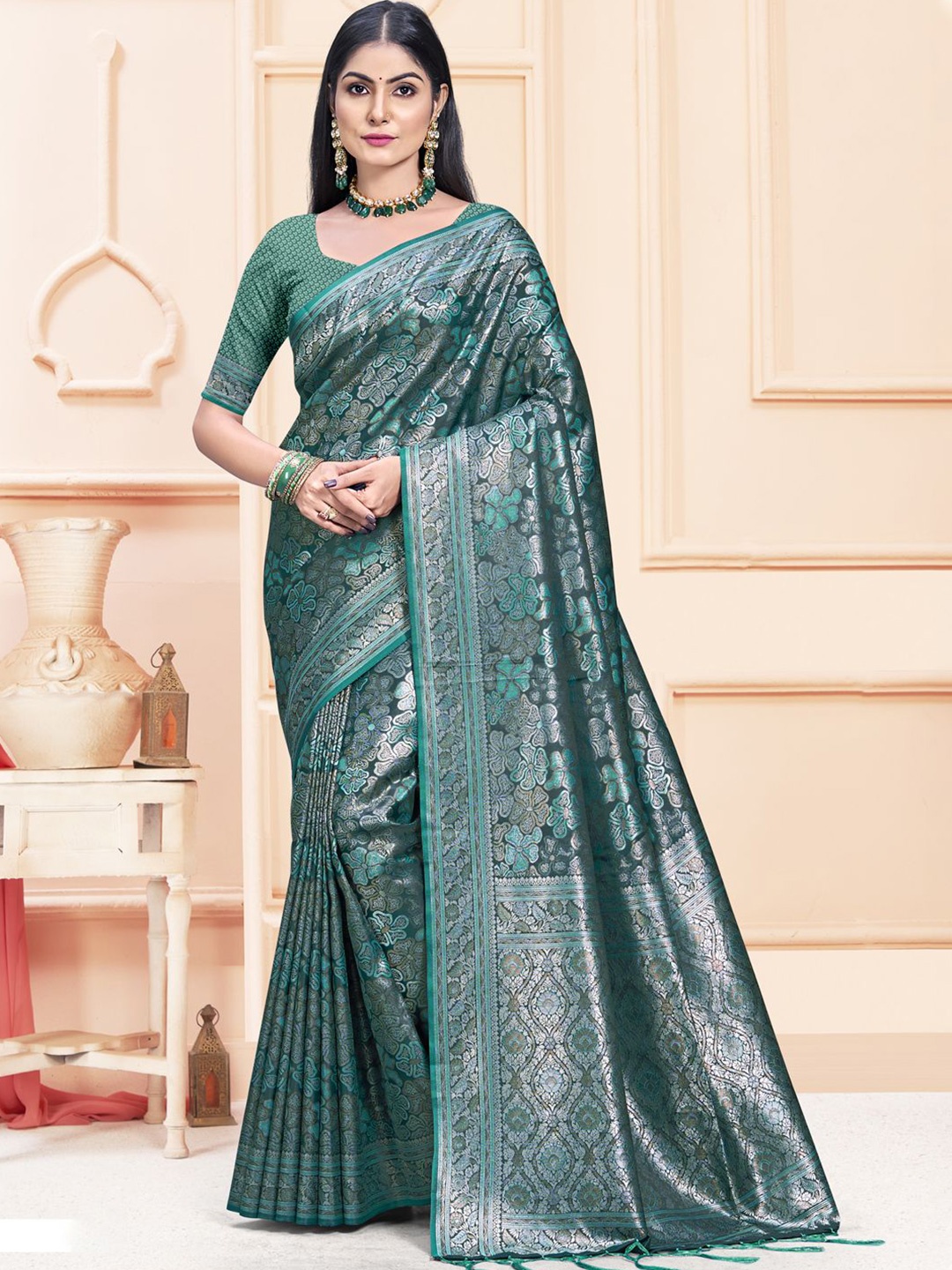 

Ishin Floral Printed Satin Saree, Green