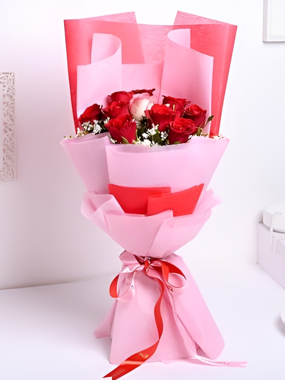 

Floweraura Red & Pink 10 Pieces Fresh Roses Bouquet