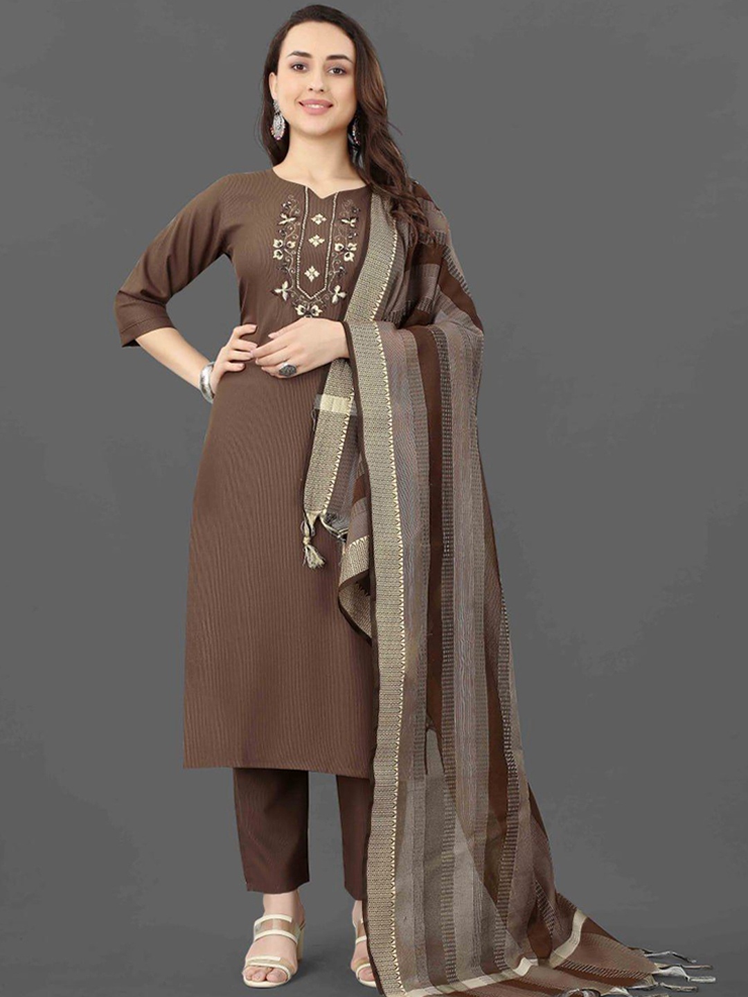 

Growdamy Floral Yoke Design Kurta with Trousers & With Dupatta, Brown